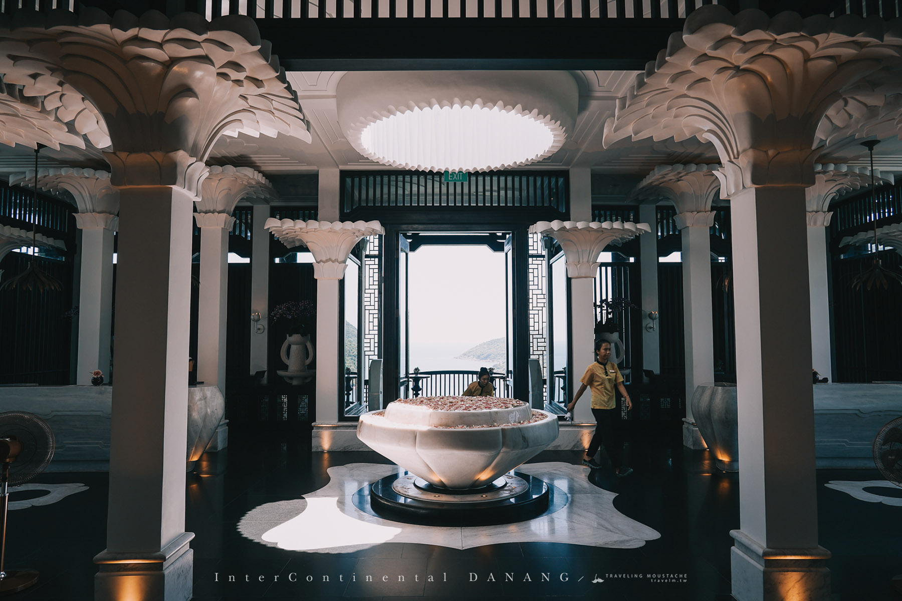 峴港洲際陽光半島度假酒店開箱|奢旅越南山茶半島,與山海共眠,遇見設計大師 Bill Bensley 的奇幻世界 - 第10張圖 峴港洲際陽光半島度假酒店開箱|奢旅越南山茶半島,與山海共眠,遇見設計大師 Bill Bensley 的奇幻世界